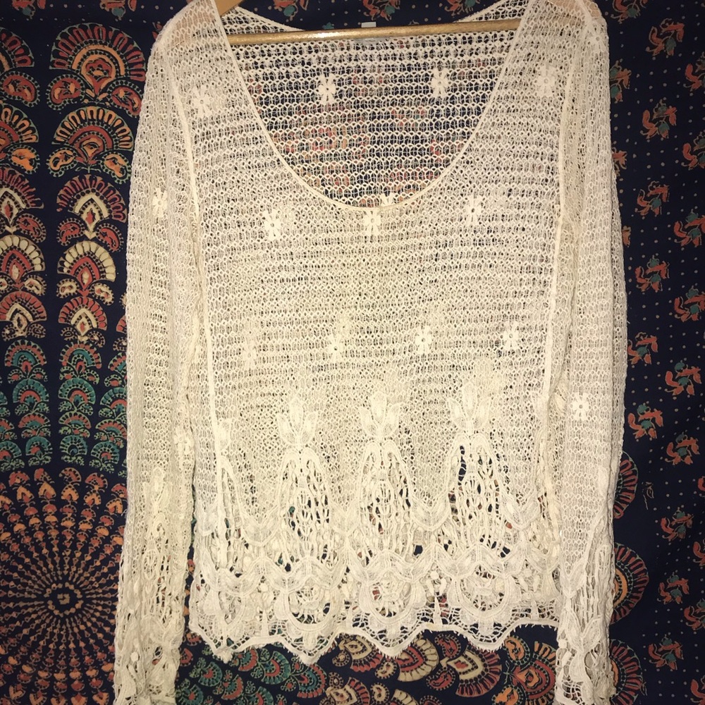 Long sleeve floral lace top in white